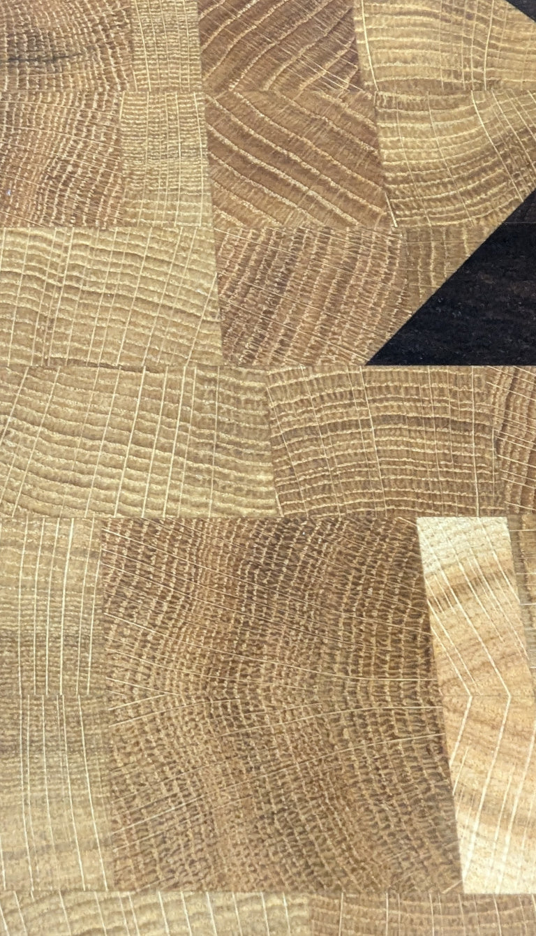 Detail der Stirnholz-Maserung des leftRIGHT Schneidbretts